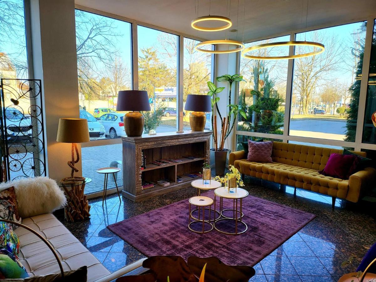 Qu Hotel Augsburg Bagian luar foto